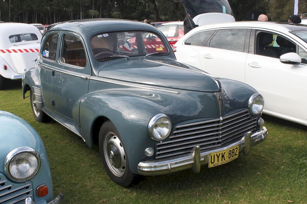 The-1953-Peugeot-203