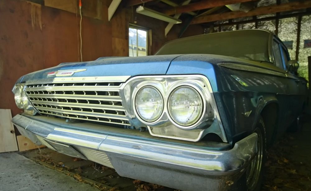 1962 Chevrolet Bel Air sedan in blue