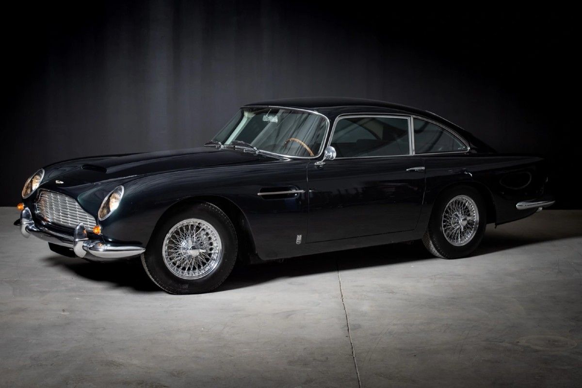 Black 1964 Aston Martin DB5