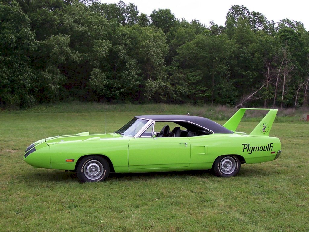 1970-Plymouth-Superbird