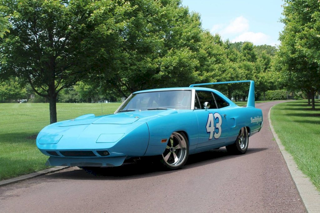 1970-Plymouth-Superbird