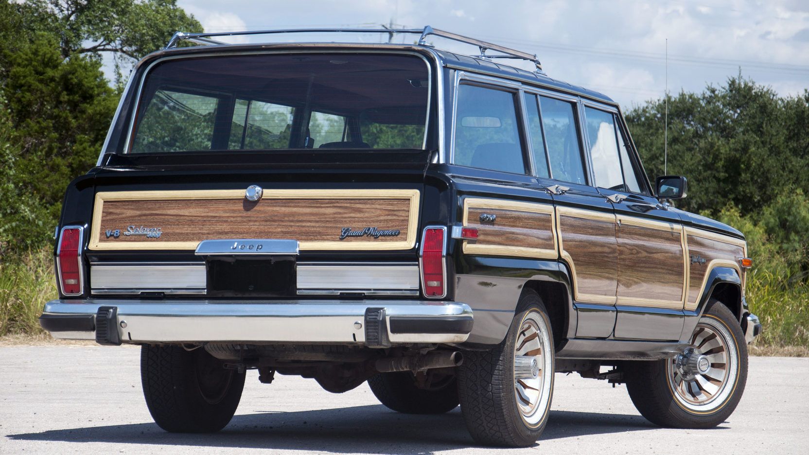 A parked 1987 Jeep Wagoneer