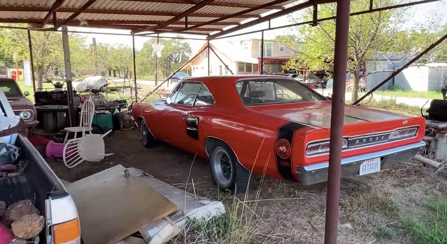 Dodge Super Bee barn find, rear