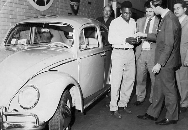 Pele Dies At 82, Received Many Car Gifts From Mercedes, VW, For His  Successes