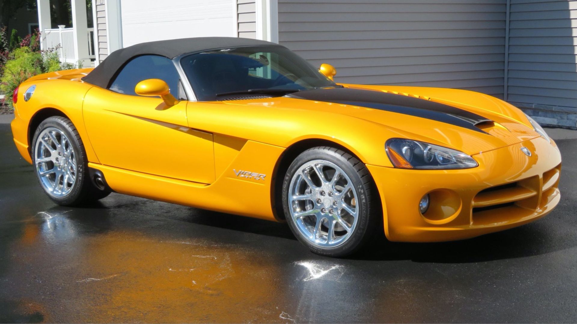 Yellow 2003 Dodge Viper SRT-10