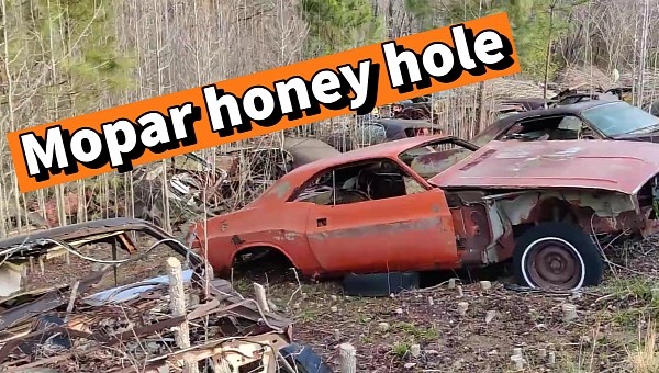 Mopar scrapyard